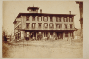 Whaler's Inn Hoxie House in the Past 